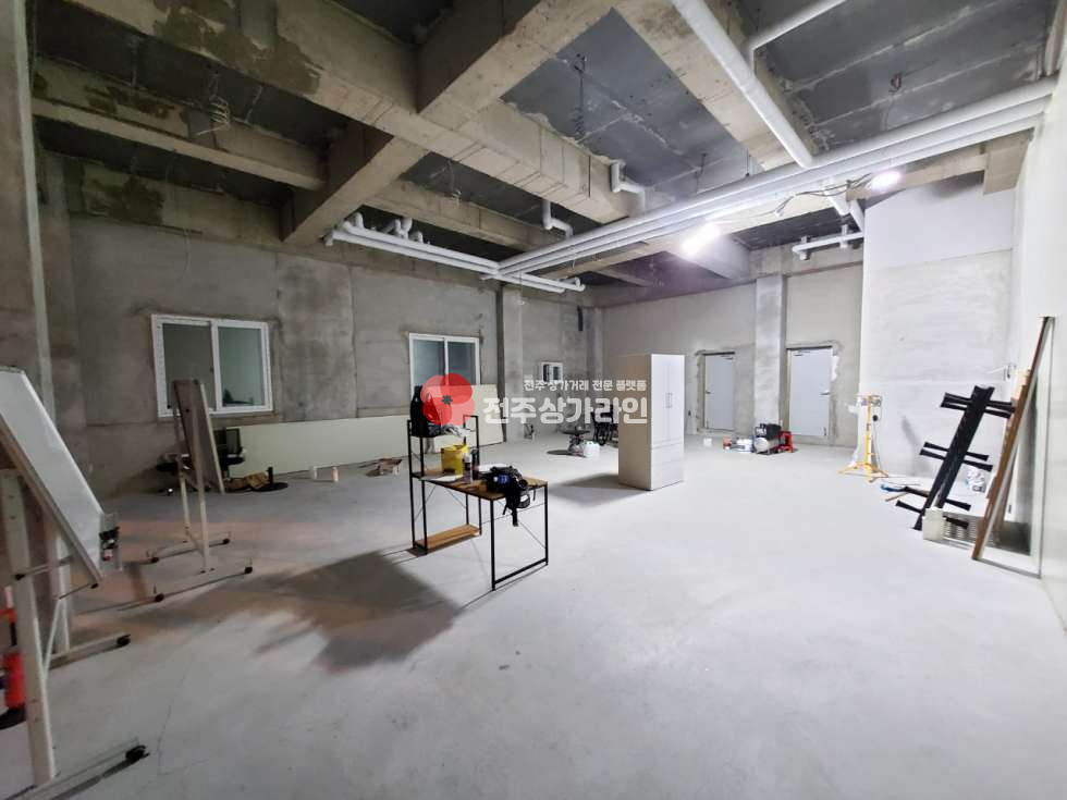 전북 전주완산구 효자동3가 서곡 대로변 45평 상가 편의점, 슈퍼, 미용실 추천 월세 매물번호 11774 사진 2