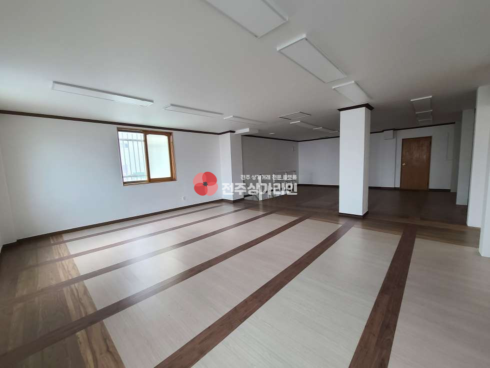 전북 전주완산구 중화산동2가 완산구청 맞은편 2층 상가 월세 매물번호 11580 사진 1