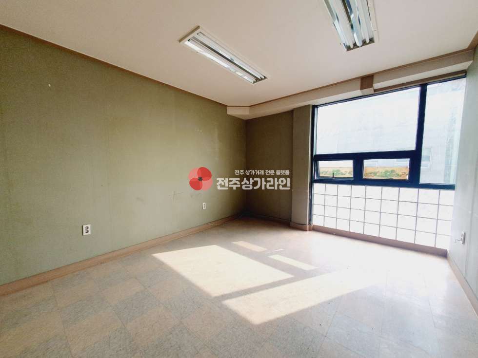 전북 전주완산구 서신동 넓은 평수 사무실 적합 월세 매물번호 11527 사진 2