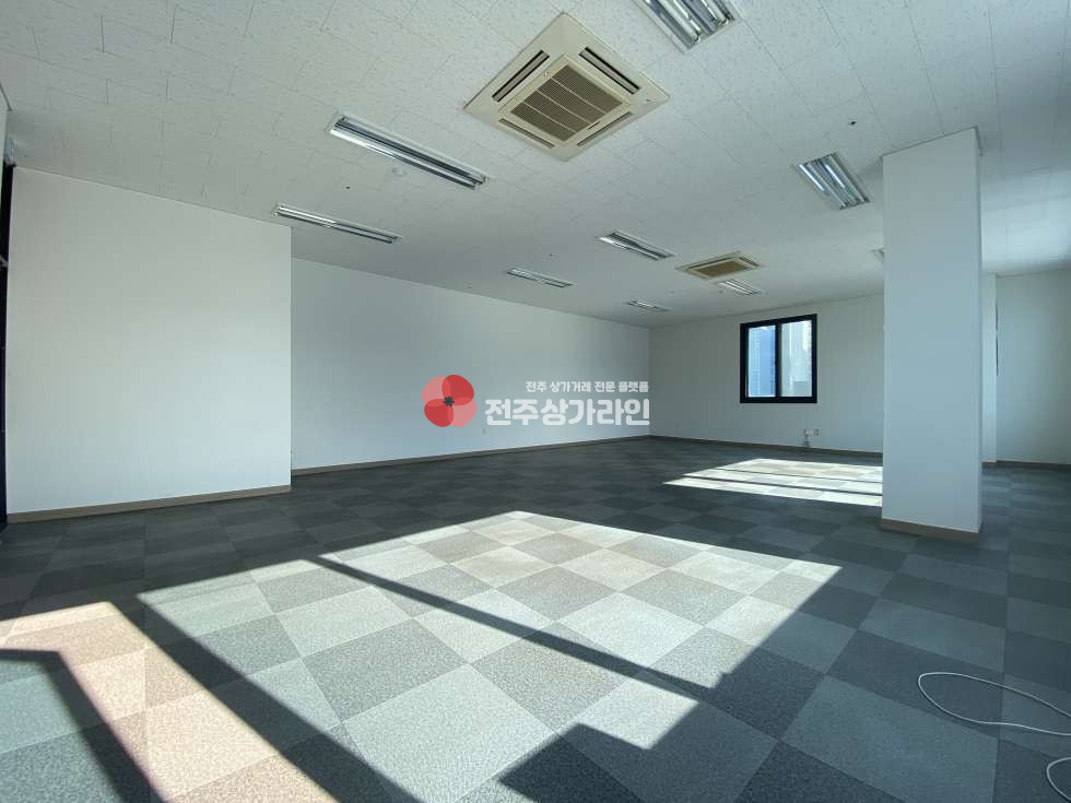 전북 전주완산구 효자동2가 ⭐스튜디오, 사무실 강력추천⭐채광좋고 인테리어 깔끔해요⭐ 월세 매물번호 11851 사진 2