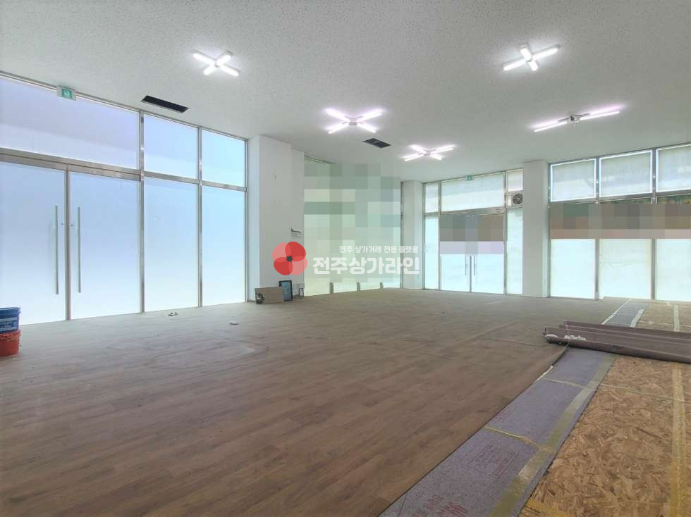 전북 전주덕진구 만성동 ⭐음식점, 자동차용품판매점,튜닝업체⭐층고가 높은편⭐ 월세 매물번호 12210 사진 1