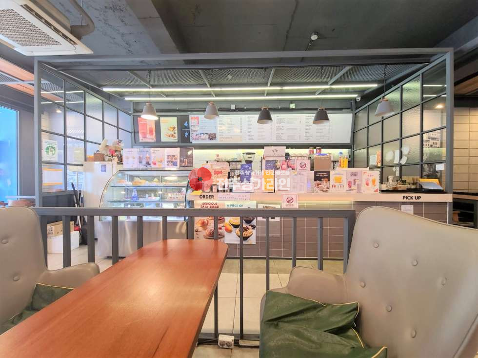 전북 전주완산구 효자동1가 ⭐카페창업 안성맞춤⭐깔끔하고 넓은 실내공간⭐인테리어좋아요⭐ 월세 매물번호 12287 사진 5