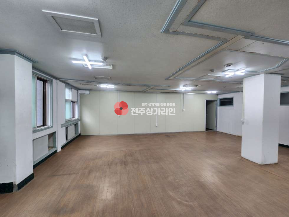 전북 전주완산구 서노송동 ⭐사무실용⭐위치좋아요⭐넓은상가⭐조용한 사무실⭐적극추천⭐ 월세 매물번호 12376 사진 1