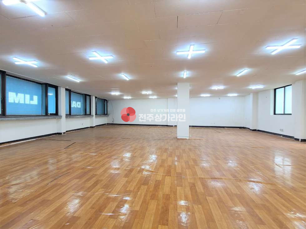 전북 전주완산구 서신동 ⭐저렴하고넓은사무실⭐아파트단지와초등학교가근처에있어요⭐ 월세 매물번호 12397 사진 2