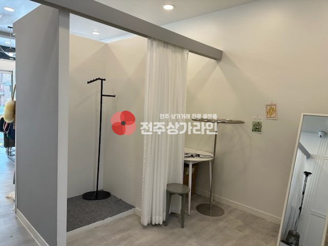 전북 전주완산구 효자동3가 ⭐옷가게 양수양도⭐권리금협의가능⭐타업종가능⭐ 월세 매물번호 12410 사진 3