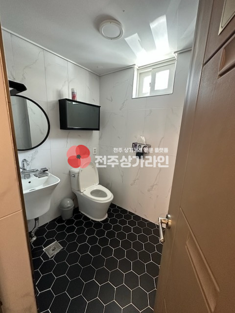 전북 전주완산구 효자동3가 ⭐옷가게 양수양도⭐권리금협의가능⭐타업종가능⭐ 월세 매물번호 12410 사진 6