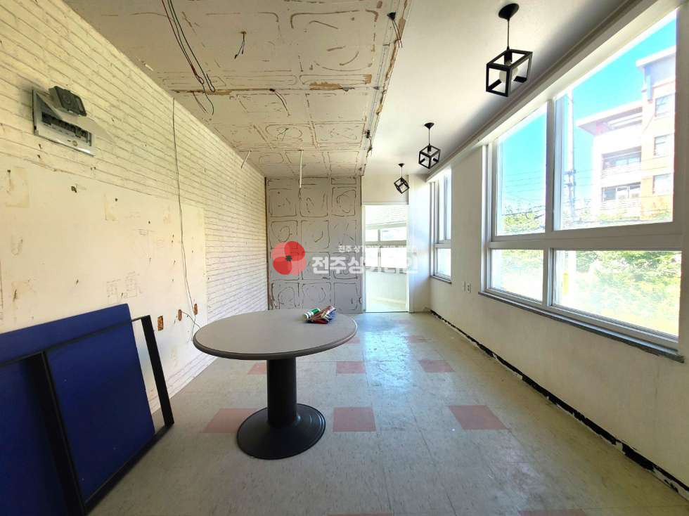 전북 전주완산구 서신동 ⭐학원/과외/교습소⭐초등학교근처로위치좋아요⭐ 월세 매물번호 12558 사진 1