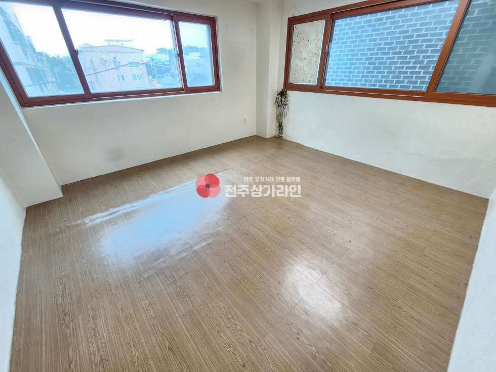 전북 전주완산구 효자동3가 ⭐사무실, 교회 추천⭐대로변상가⭐옵션 냉난방기, 싱크대⭐ 월세 매물번호 12551 사진 10