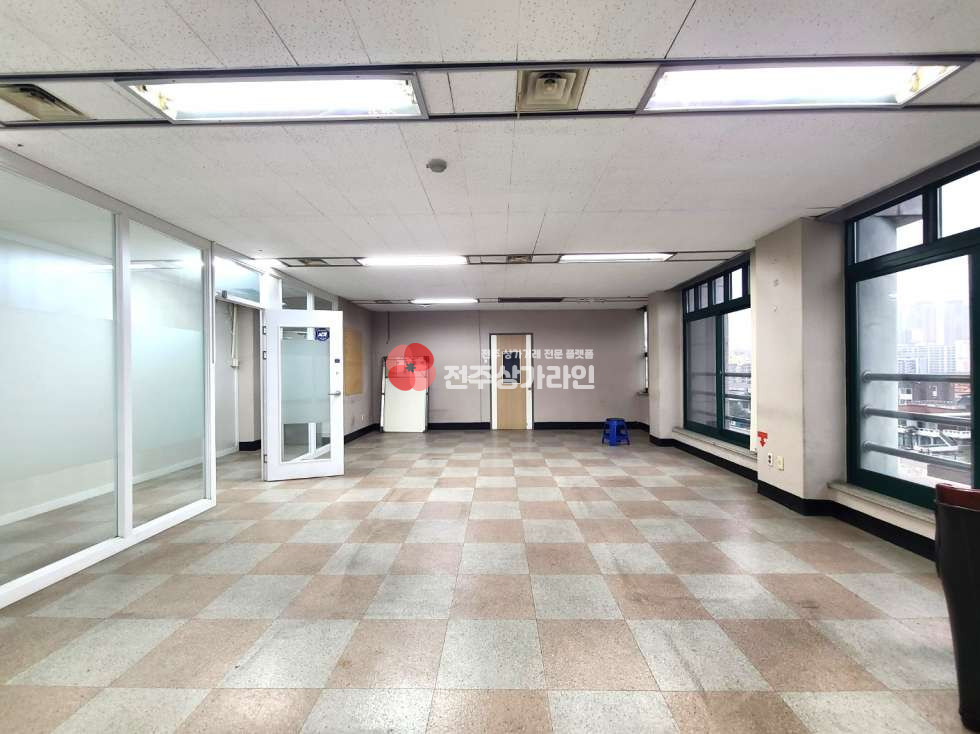 전북 전주완산구 효자동1가 ⭐사무실/통신판매/건축사⭐가벽철거가능⭐ 월세 매물번호 12595 사진 2