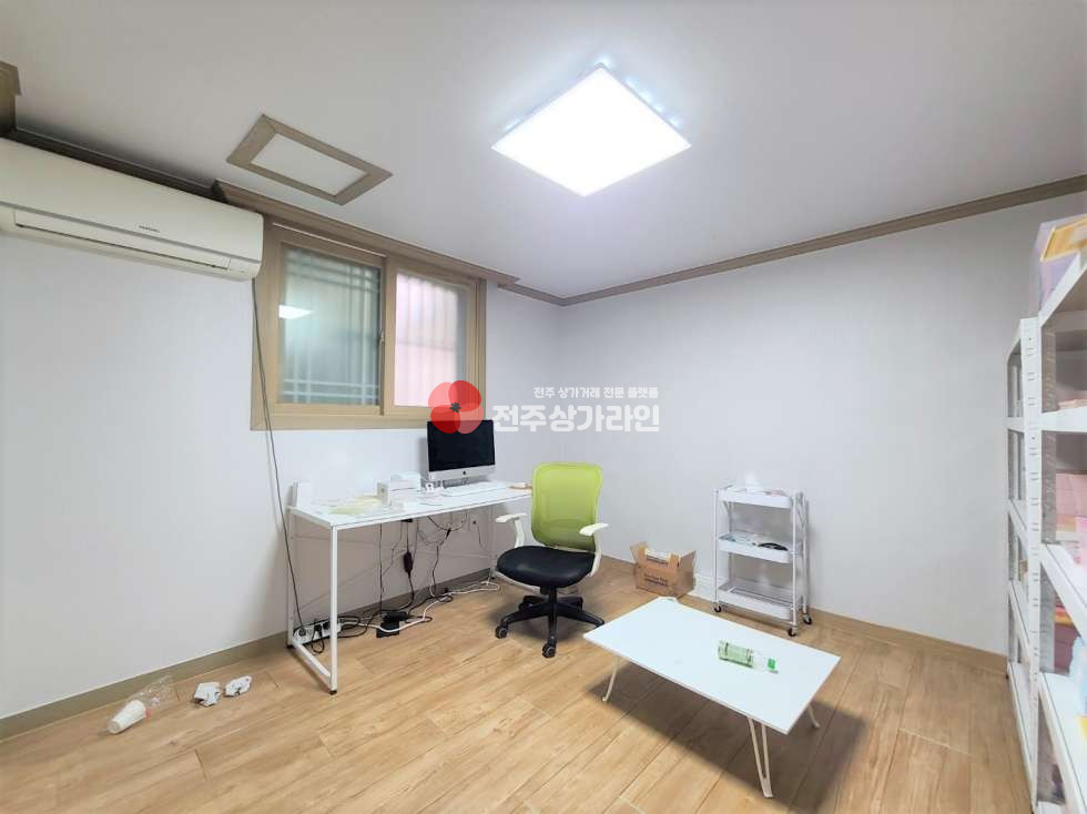 전북 전주완산구 효자동3가 ⭐창고로사용가능한원룸형상가⭐거실포함방이3개⭐거주가능해요⭐ 월세 매물번호 12533 사진 6