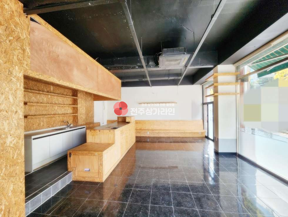 전북 전주덕진구 우아동3가 ⭐커피숍자리상가⭐대로변위치⭐유동인구많음⭐깔끔한내부시설⭐ 월세 매물번호 12682 사진 1
