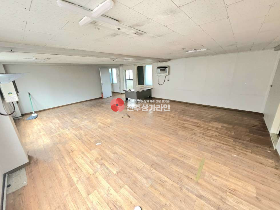 전북 전주완산구 중화산동2가 ⭐사무실로 이용하실분들께 추천⭐넓은평수⭐평수대비 합리적인 임대료⭐대로변인접 월세 매물번호 12694 사진 1