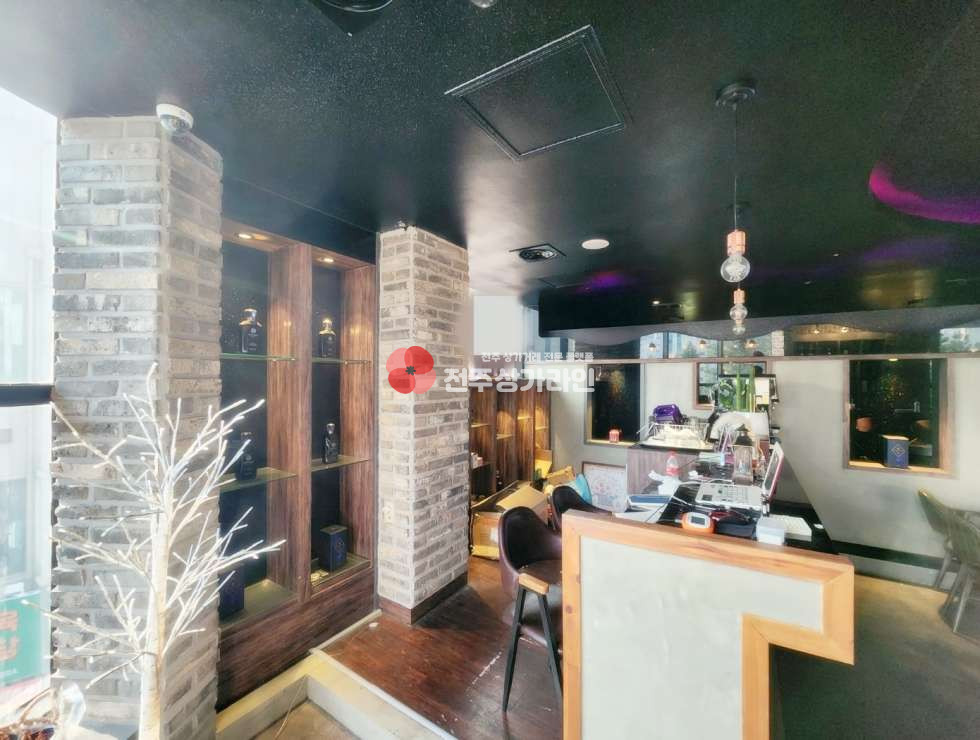 전북 전주완산구 중화산동2가 ⭐영업중상가⭐위치좋은BAR⭐그래도양도양수⭐넓은평수⭐개방감좋은창문⭐ 월세 매물번호 12620 사진 7