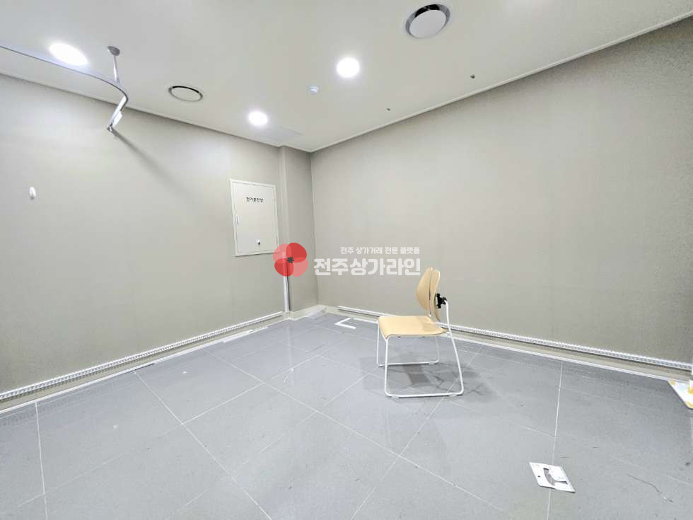 전북 전주완산구 경원동3가 ⭐의원개업,카페 강력추천⭐분할임대(다른업종)가능⭐깔끔한인테리어⭐유동인구좋음⭐ 월세 매물번호 12786 사진 8