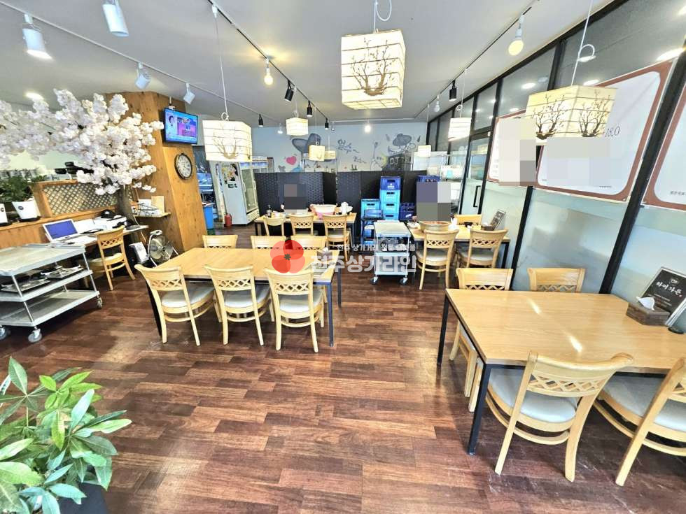 전북 전주완산구 중화산동2가 ⭐음식점자리 양도양수받으실분 추천⭐술집,밥집 요식업 관련업종 강력추천!⭐유동인구최고⭐깔끔한인테리어⭐ 월세 매물번호 12897 사진 2