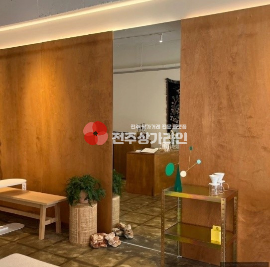 전북 전주완산구 효자동3가 ⭐카페 양도받으실분 추천⭐합리적인임대료⭐깔끔한인테리어⭐유동인구좋음⭐ 월세 매물번호 12945 사진 2