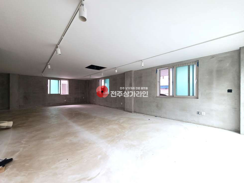 전북 전주완산구 평화동1가 ⭐주류창고/미용/피부/창고형사무실/사무실⭐주차장이바로옆에있어요⭐ 월세 매물번호 12610 사진 2