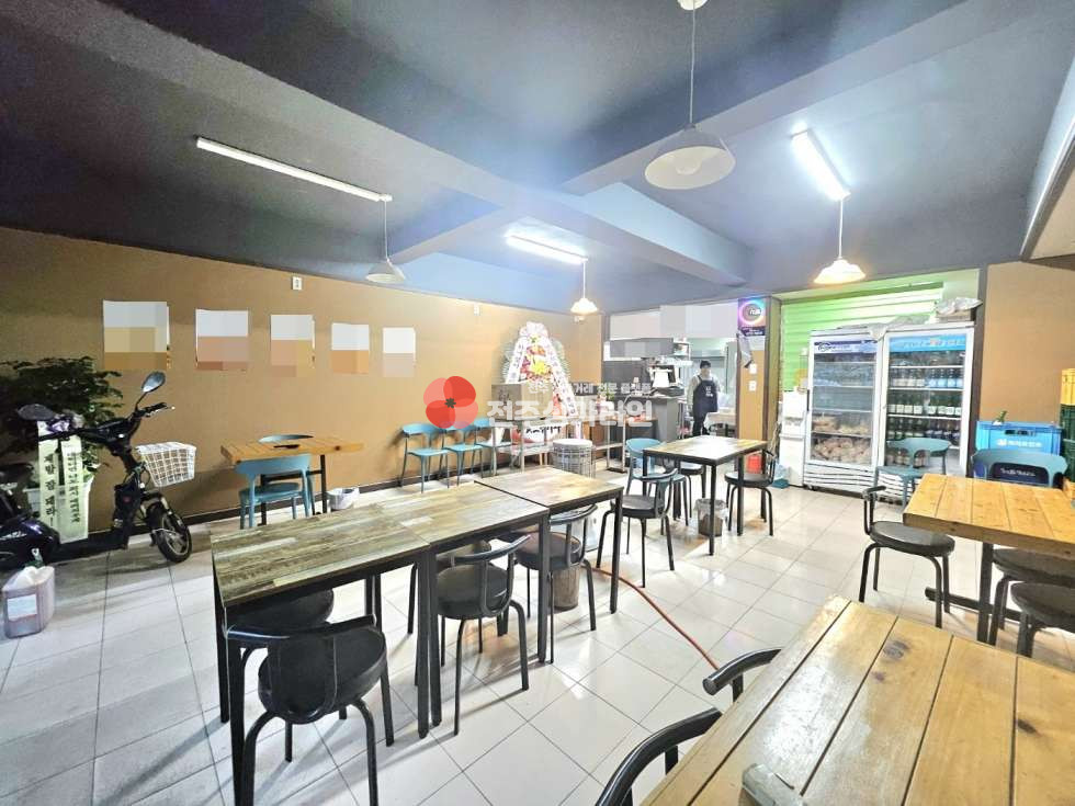 전북 전주완산구 효자동1가 ⭐대박매출 프랜차이즈 치킨집 양도받으실분 추천⭐합리적인권리금⭐깔끔한인테리어⭐대로변인접⭐ 월세 매물번호 13016 사진 2