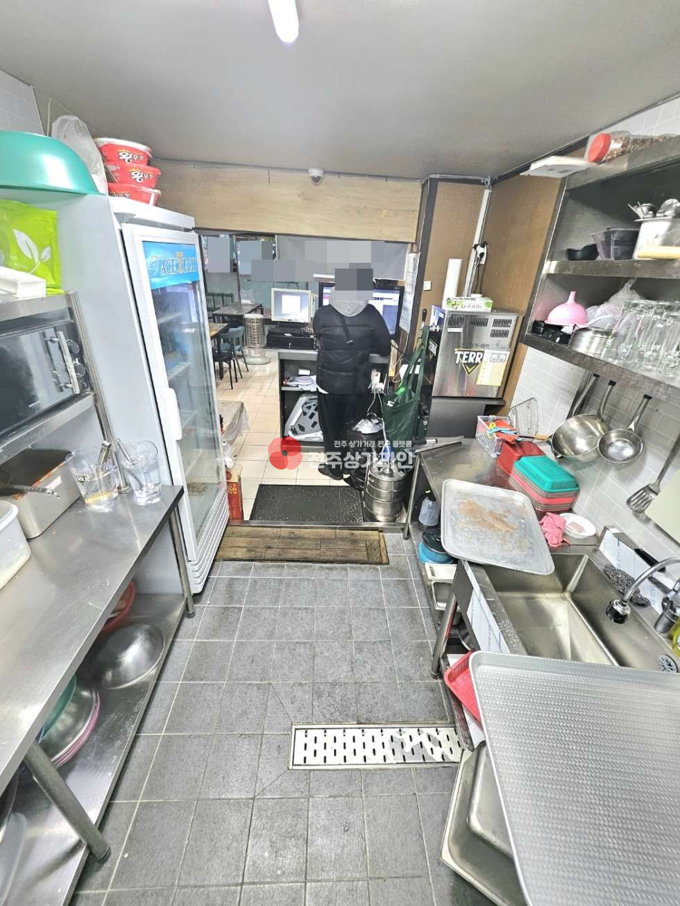 전북 전주완산구 효자동1가 ⭐대박매출 프랜차이즈 치킨집 양도받으실분 추천⭐합리적인권리금⭐깔끔한인테리어⭐대로변인접⭐ 월세 매물번호 13016 사진 10