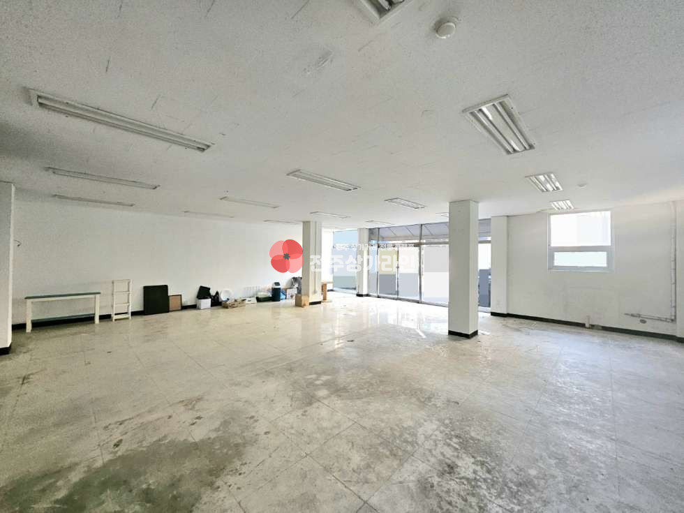 전북 전주덕진구 송천동1가 ⭐가맥집,음식점,편의점,약국,카페 등 자유업종 추천⭐기본인테리어⭐빌라촌인접⭐ 월세 매물번호 13034 사진 3