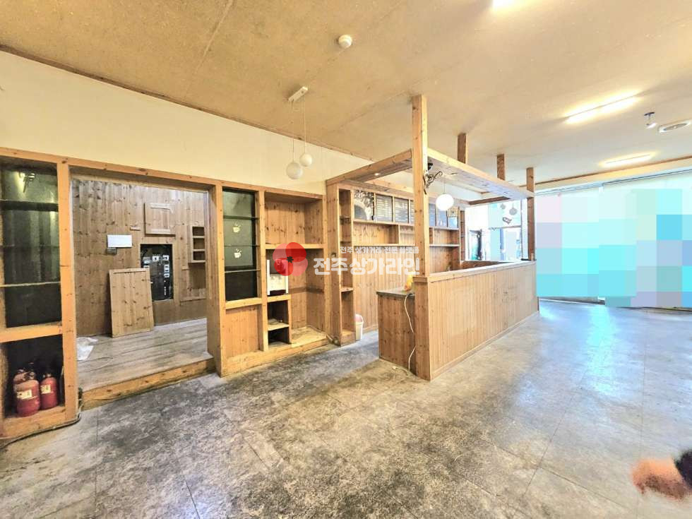 전북 전주덕진구 덕진동2가 ⭐카페,음식점,분양샵 ,약국 등 자유업종 추천⭐깔끔한인테리어⭐대로변인접⭐ 월세 매물번호 13067 사진 1