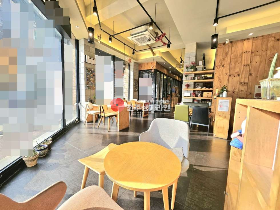 전북 전주완산구 효자동3가 ⭐카페 양도양수 받으실분 추천⭐매출보장⭐유동인구좋음⭐깔끔한인테리어⭐ 월세 매물번호 12838 사진 3