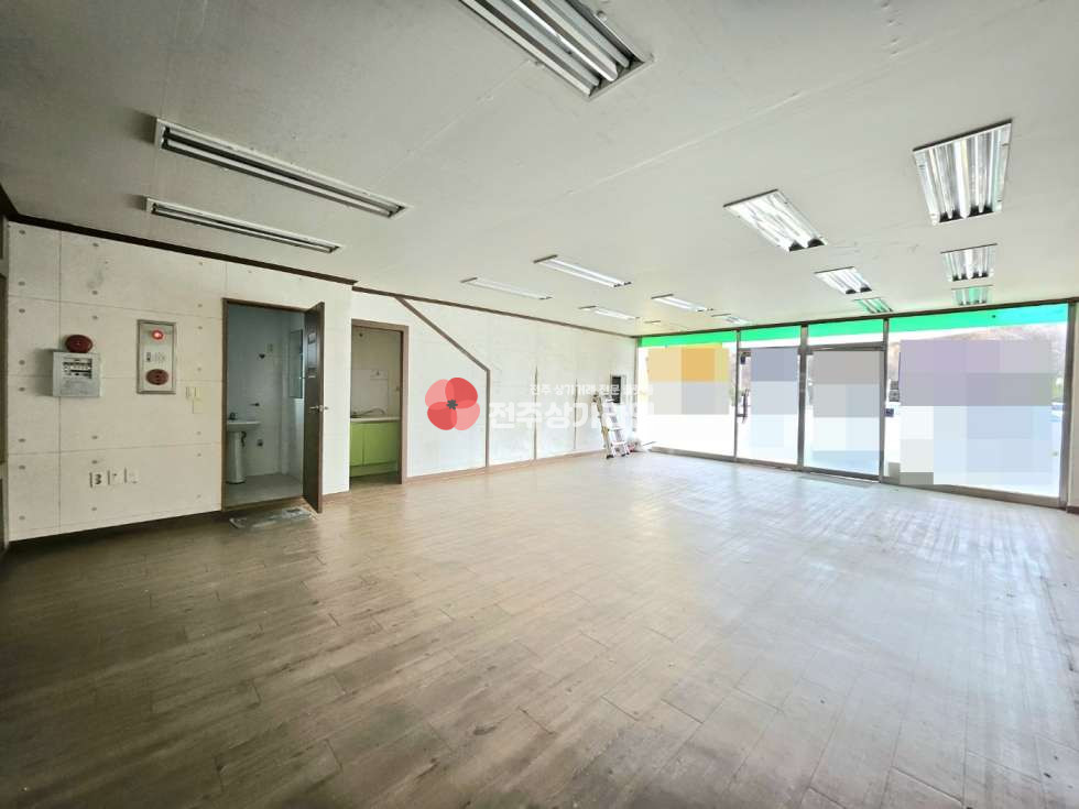전북 전주완산구 중화산동2가 ⭐서점,빵집,휴대폰판매점,자동차썬팅샾 추천⭐대로변인접⭐주차공간⭐유동인구좋음⭐ 월세 매물번호 12874 사진 3