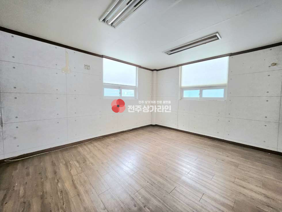 전북 전주완산구 중화산동2가 ⭐서점,빵집,휴대폰판매점,자동차썬팅샾 추천⭐대로변인접⭐주차공간⭐유동인구좋음⭐ 월세 매물번호 12874 사진 7