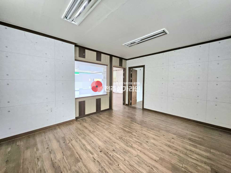 전북 전주완산구 중화산동2가 ⭐서점,빵집,휴대폰판매점,자동차썬팅샾 추천⭐대로변인접⭐주차공간⭐유동인구좋음⭐ 월세 매물번호 12874 사진 8
