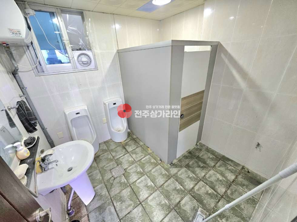 전북 전주완산구 효자동3가 ⭐당구장 자리로 강력추천⭐신시가지⭐이쁜 조명과 인테리어⭐다른업종가능⭐유동인구많음⭐ 월세 매물번호 13094 사진 7