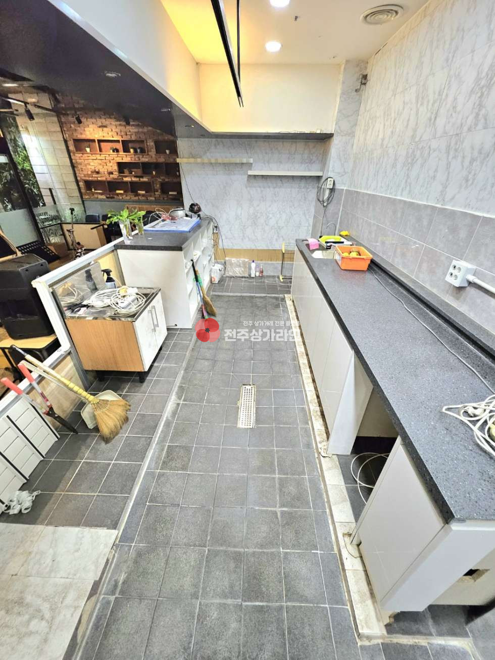 전북 전주완산구 효자동2가 ⭐카페,주점,술집 강력추천⭐유동인구좋음⭐무권리금⭐깔끔한인테리어⭐대로변인접⭐ 월세 매물번호 12799 사진 9