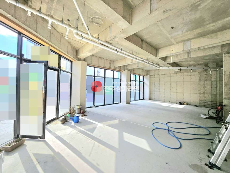 전북 전주덕진구 만성동 ⭐카페,음식점,빵집 등 자유업종 추천⭐내부화장실⭐코너변자리⭐철거완료⭐ 월세 매물번호 13107 사진 1
