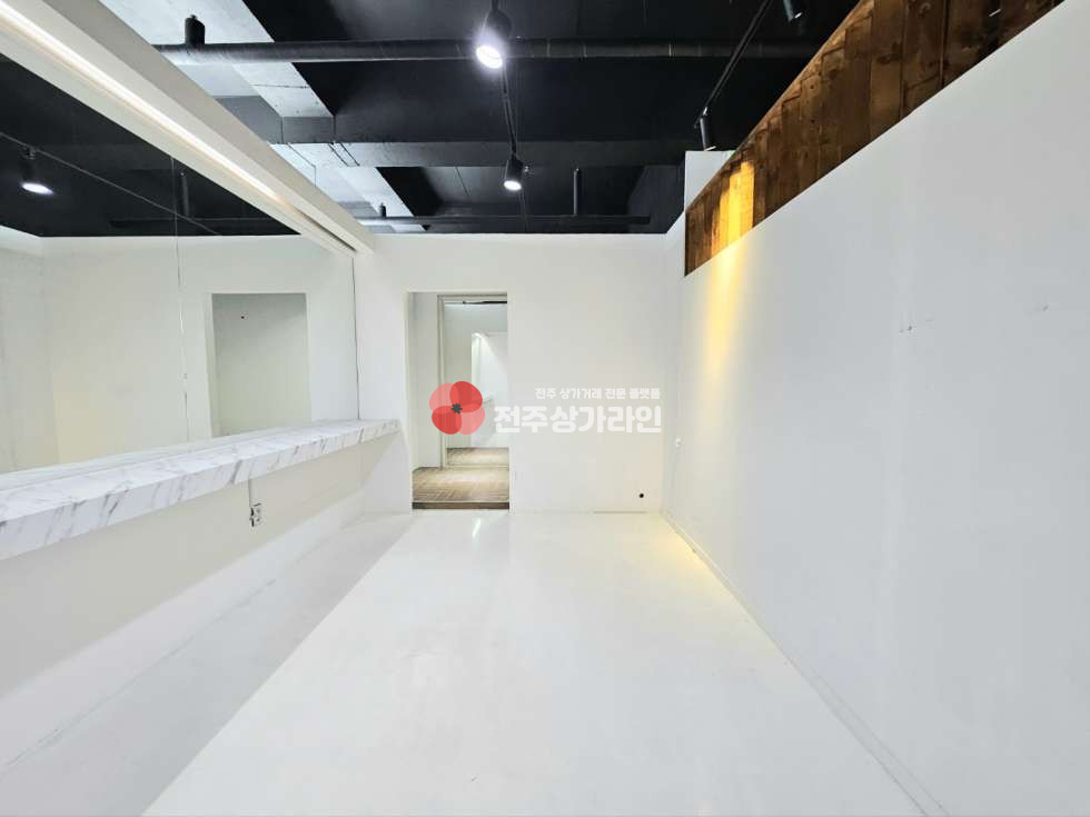 전북 전주완산구 효자동2가 ⭐너무 예쁘고 권리금 없이 저렴한 촬영 스튜디오를 소개합니다⭐ 월세 매물번호 13126 사진 7
