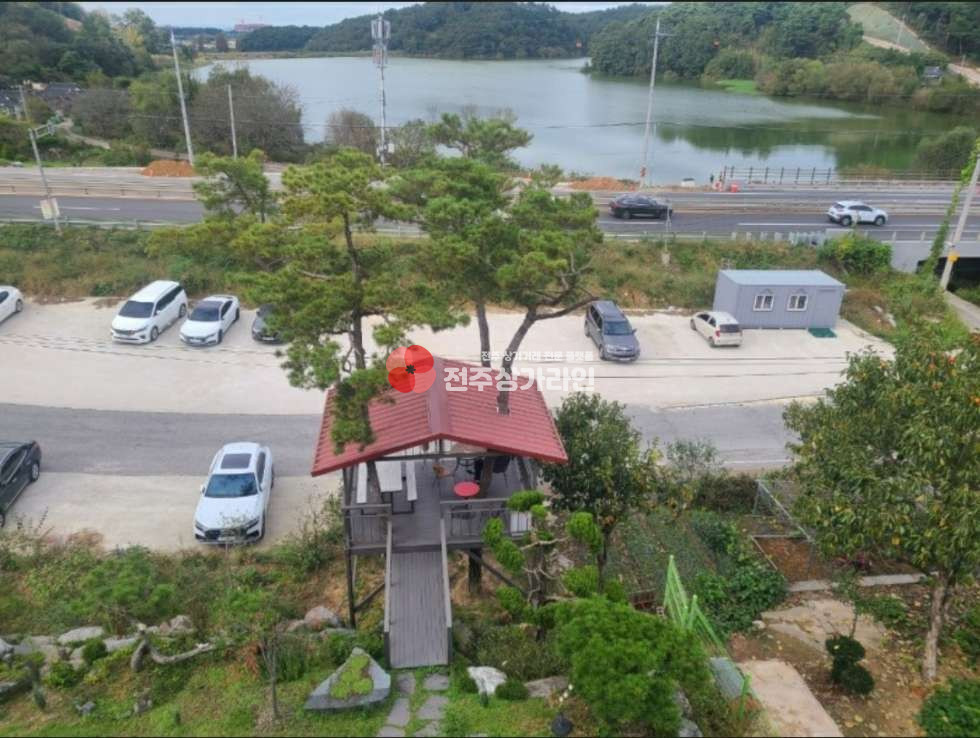 전북 김제시 금구면 산동리 ⭐호수 전망 상가주택매매⭐카페운영중⭐주거가능⭐태양광소유⭐ 매매 매물번호 13127 사진 4