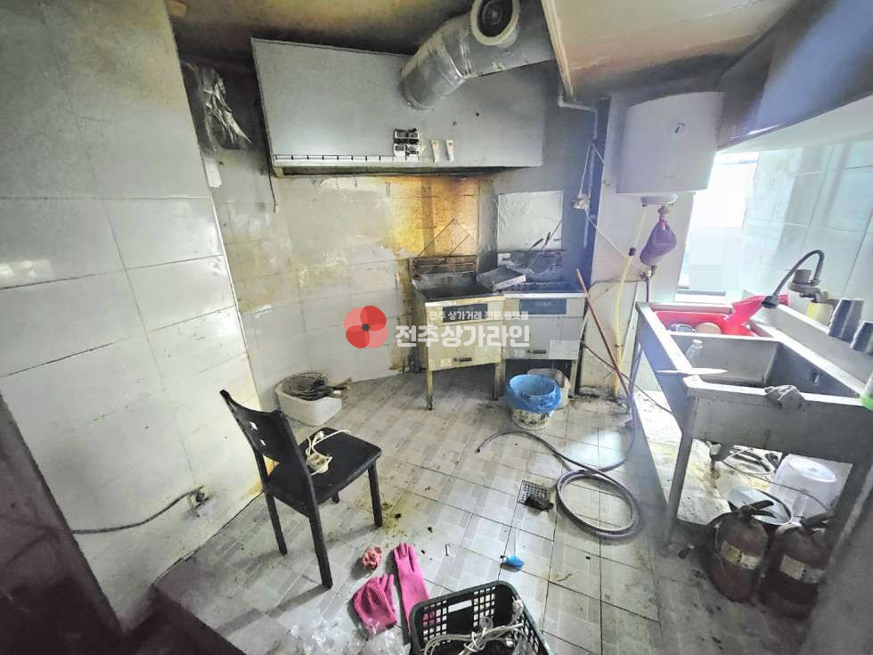 전북 전주덕진구 덕진동1가 ⭐술집,음식점,치킨집,가맥집 자리로 강력추천⭐전북대먹자골목위치⭐주방공간완비⭐대학생유동인구좋음⭐저렴한임대료⭐ 월세 매물번호 13141 사진 8