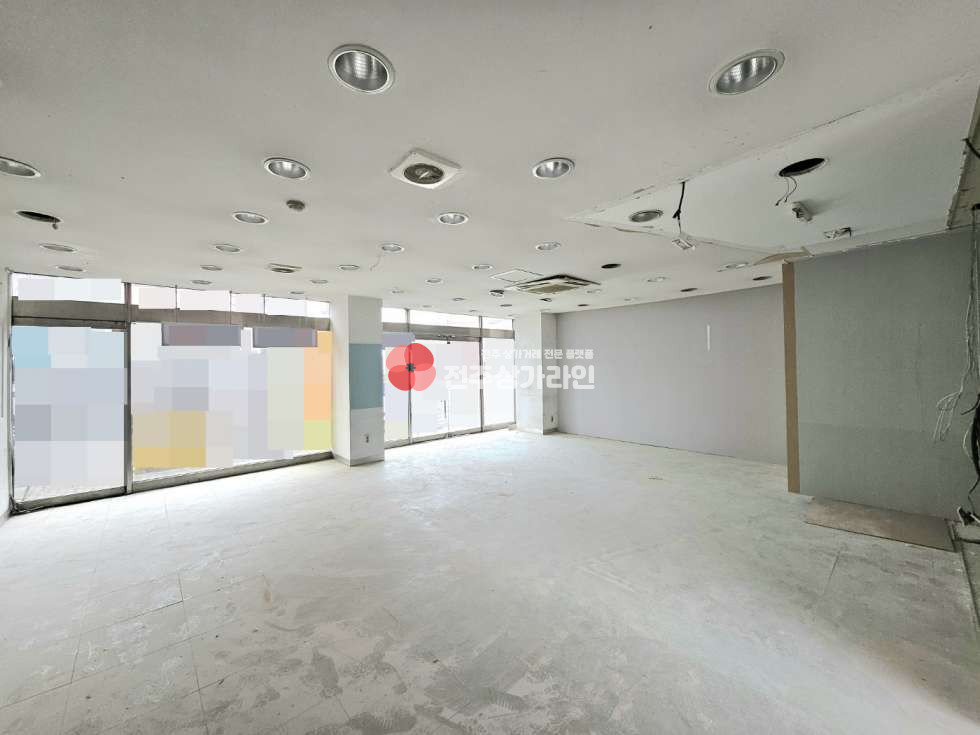 전북 전주완산구 중화산동2가 ⭐음식점,미용관련업,판매점,사무실 등 모든업종 추천⭐큰대로변사거리위치⭐유동인구좋음⭐ 월세 매물번호 13159 사진 1