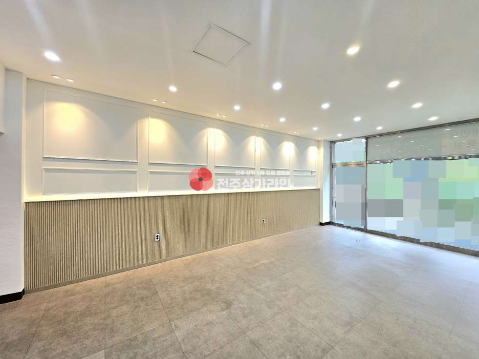 전북 전주완산구 효자동3가 ⭐사무실,미용관련업,옷가게 등 자유업종 추천⭐깔끔한인테리어⭐대로변인접⭐ 월세 매물번호 13081 사진 2