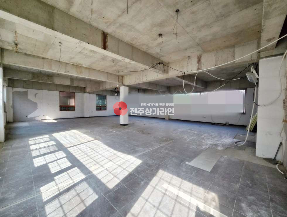 전북 전주완산구 중화산동2가 ⭐개인PT샵⭐대로변⭐아파트밀집⭐넓은평수⭐전기승압완료⭐ 월세 매물번호 13211 사진 1