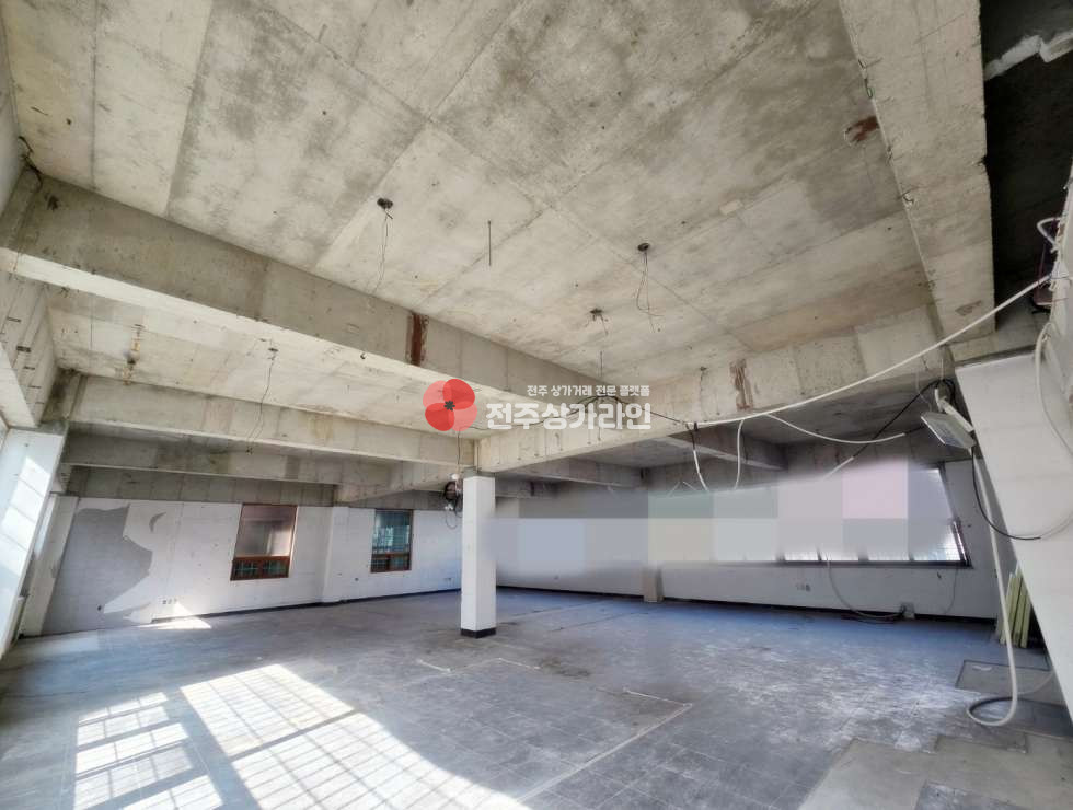 전북 전주완산구 중화산동2가 ⭐개인PT샵⭐대로변⭐아파트밀집⭐넓은평수⭐전기승압완료⭐ 월세 매물번호 13211 사진 2