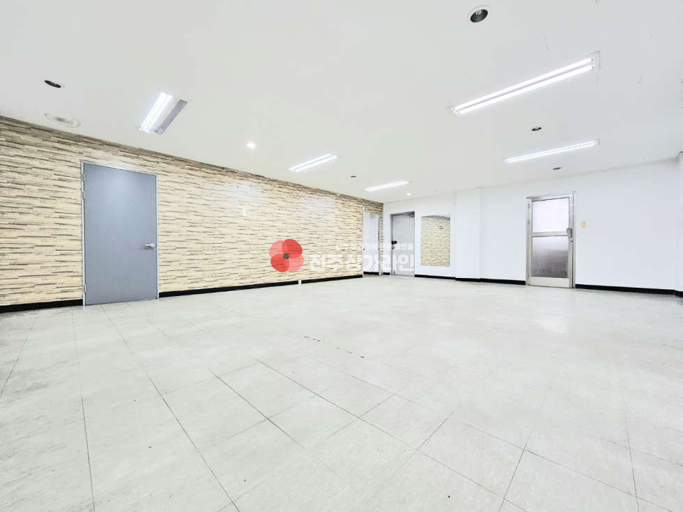 전북 전주완산구 중화산동2가 ⭐중화산동 넓고 저렴한 사무실 상가를 소개합니다⭐ 월세 매물번호 13224 사진 1