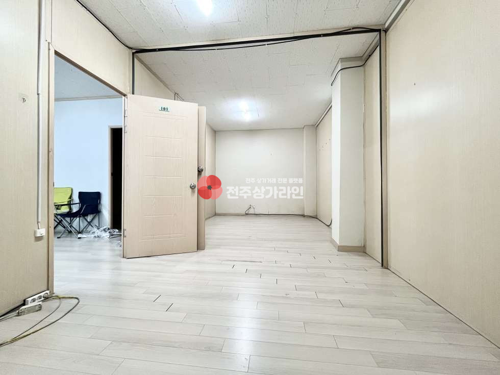 전북 전주완산구 평화동2가 ⭐평화중 인근⭐아파트 밀집지역⭐사무실,창고,미용실,무인점포,카페 ,추천⭐ 월세 매물번호 13251 사진 7