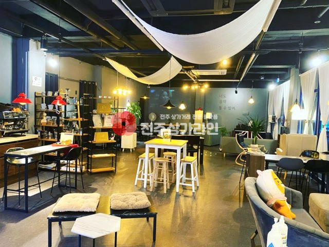 전북 전주완산구 효자동3가 ⭐카페 양도받으실분 추천⭐합리적인권리금⭐깔끔한인테리어⭐유동인구좋음⭐ 월세 매물번호 12947 사진 1