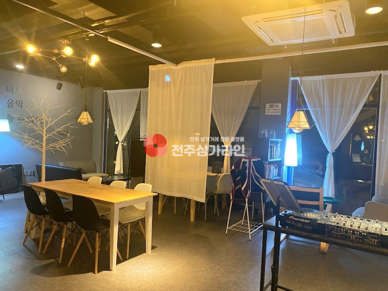 전북 전주완산구 효자동3가 ⭐카페 양도받으실분 추천⭐합리적인권리금⭐깔끔한인테리어⭐유동인구좋음⭐ 월세 매물번호 12947 사진 2