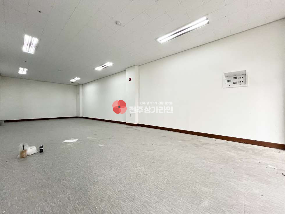 전북 전주덕진구 만성동 ⭐아파트 앞 상가⭐유동인구 많은 상권⭐사무실,카페,네일,피부샵,음식점,무인점포 추천⭐ 월세 매물번호 13275 사진 3