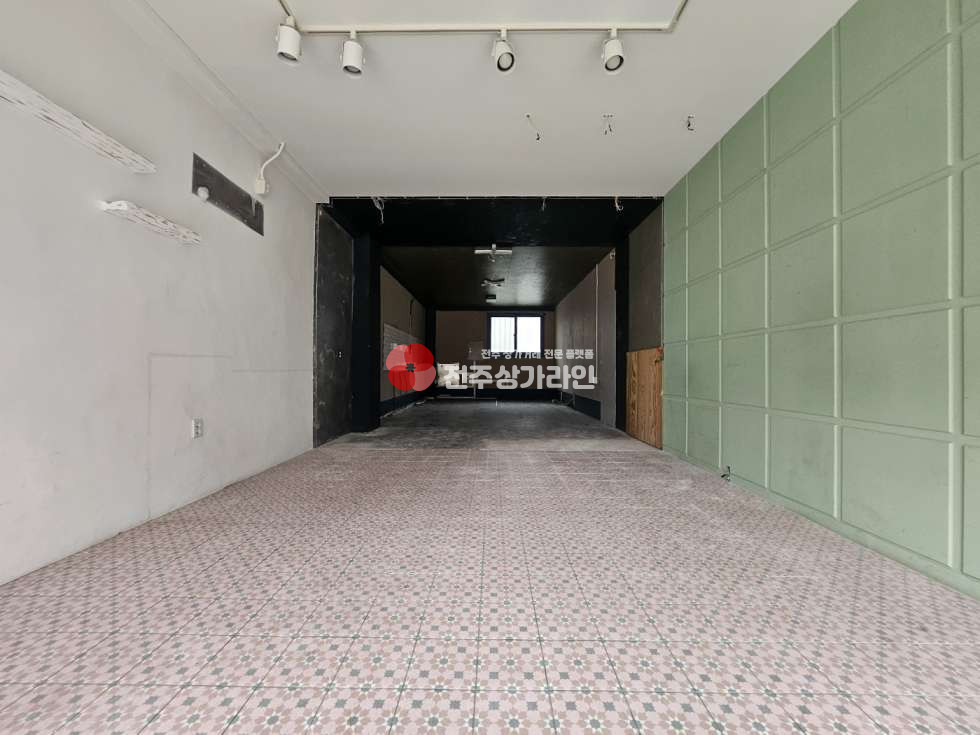 전북 전주완산구 효자동3가 ⭐대로변 상가⭐카페⭐디저트⭐미용실⭐옷가게⭐매장⭐피부미용⭐ 월세 매물번호 13305 사진 2