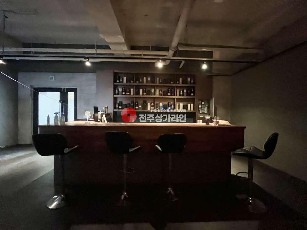 전북 전주완산구 효자동3가 ⭐신시가지⭐bar 양도⭐집기류,주류,가구,시설 전부 양도⭐홀덤펍,노래방 추천⭐ 월세 매물번호 13311 사진 1