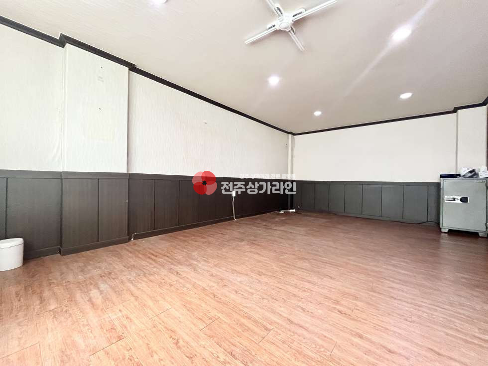 전북 전주완산구 중화산동2가 ⭐사무실 찾는분들에게 추천드립니다⭐주민센터 인근⭐대형 사무실⭐사무실 및 창고 관리 추천⭐ 월세 매물번호 13373 사진 4
