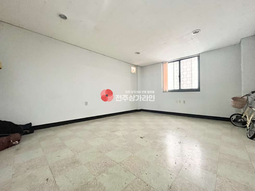 전북 전주완산구 중화산동2가 ⭐사무실 찾는분들에게 추천드립니다⭐주민센터 인근⭐대형 사무실⭐사무실 및 창고 관리 추천⭐ 월세 매물번호 13373 사진 6