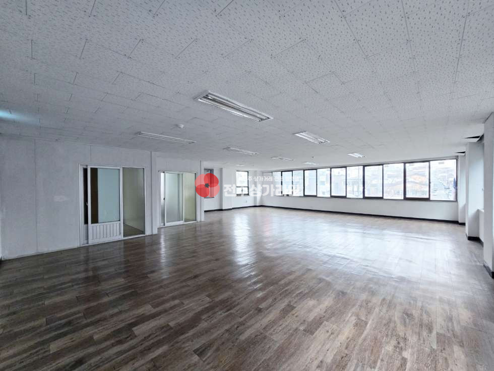 전북 전주완산구 서노송동 ⭐시청인근넓은사무실⭐기린대로변홍보효과좋은사무실⭐전용주차장완비⭐ 월세 매물번호 13188 사진 2