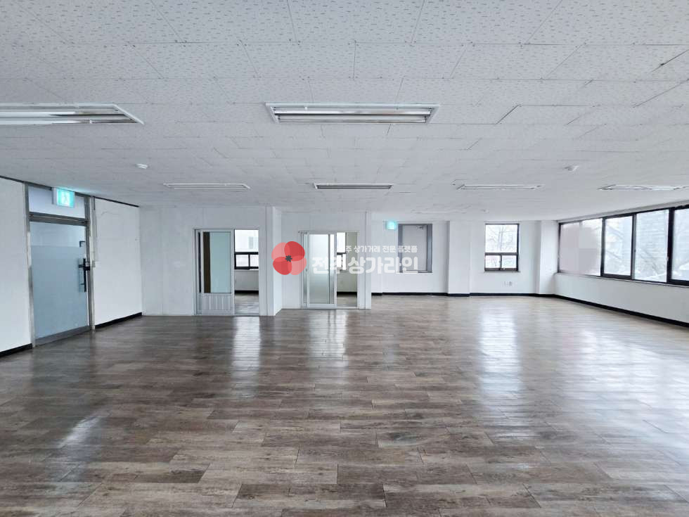 전북 전주완산구 서노송동 ⭐시청인근넓은사무실⭐기린대로변홍보효과좋은사무실⭐전용주차장완비⭐ 월세 매물번호 13188 사진 3